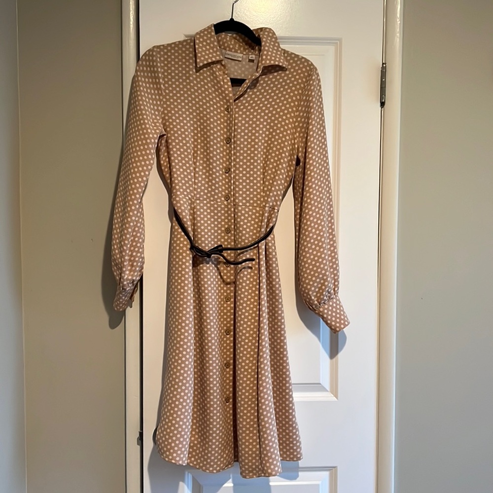 New York & Co dress, tan and white, size 2 polyester dress.